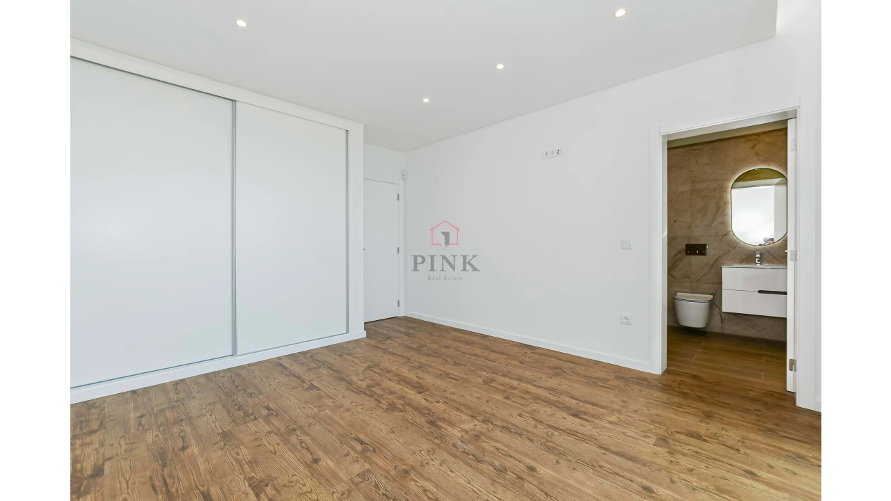 Moradia T3 para Venda em Agua de Pena Foto 16