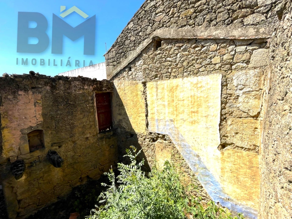 Moradia T0 para Venda em Escalos de Cima e Lousa Foto 3