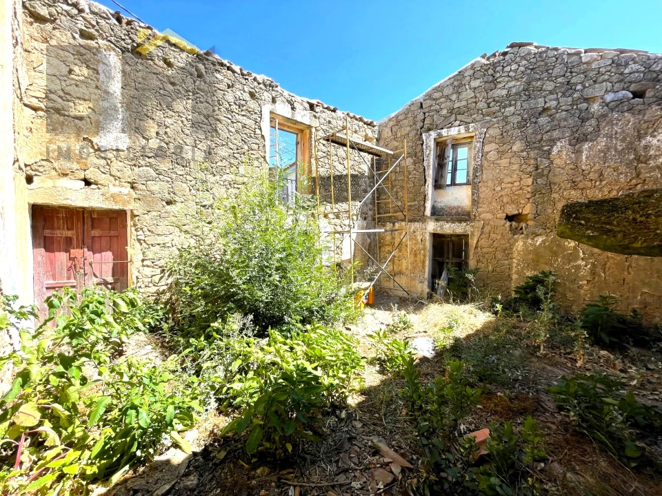 Moradia T0 para Venda em Escalos de Cima e Lousa Foto 5