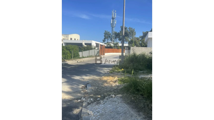 Moradia T3 para Venda em Charneca de Caparica e Sobreda Foto 11