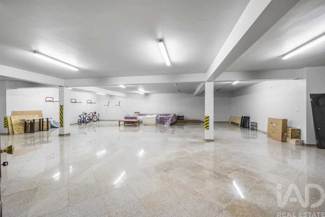 Moradia T5 para Venda em Loule (São Sebastião) Foto 23
