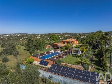 Moradia T5 para Venda em Loule (São Sebastião)