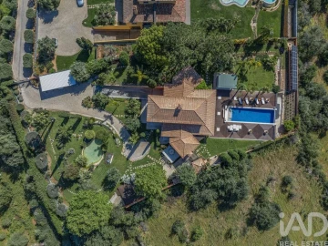 Moradia T5 para Venda em Loule (São Sebastião)