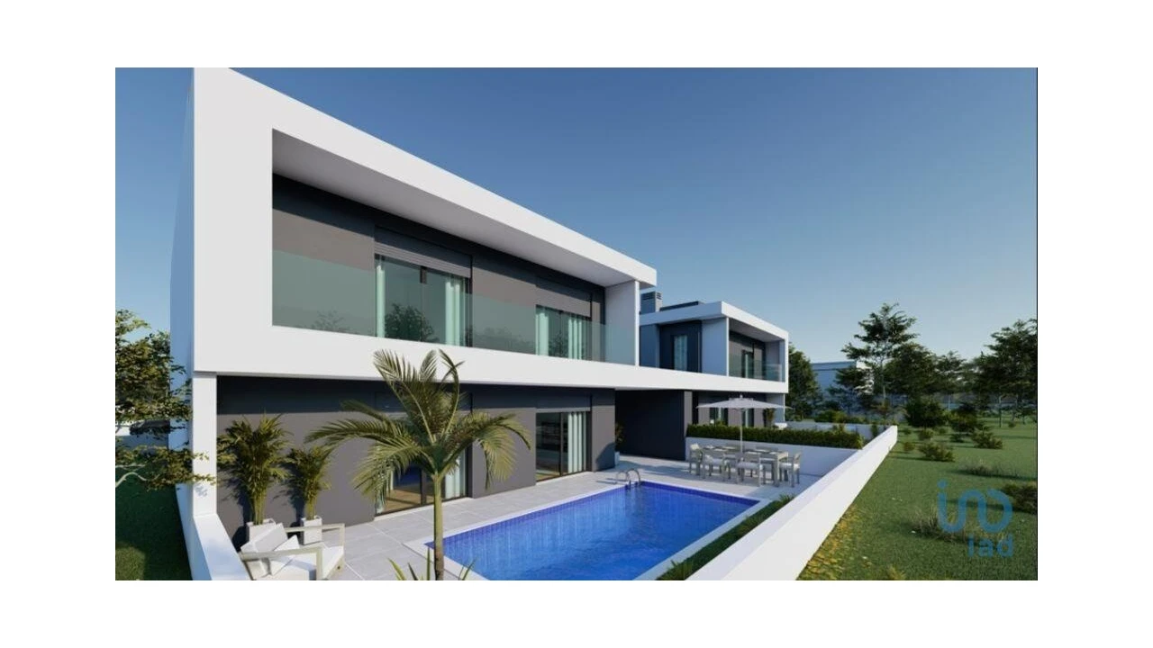 Moradia T4 para Venda em Amora Foto 1