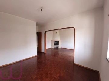 Moradia T7 para Venda em Carcavelos e Parede