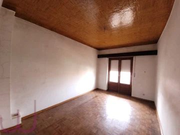 Moradia T7 para Venda em Carcavelos e Parede