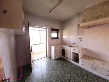 Moradia T7 para Venda em Carcavelos e Parede