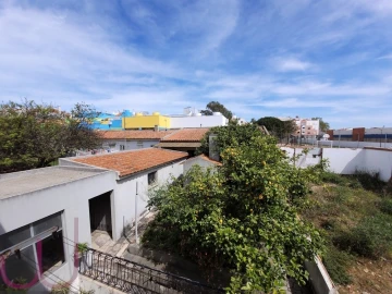 Moradia T7 para Venda em Carcavelos e Parede