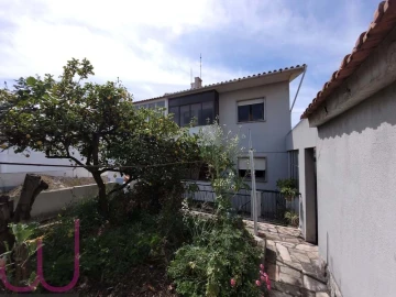 Moradia T7 para Venda em Carcavelos e Parede