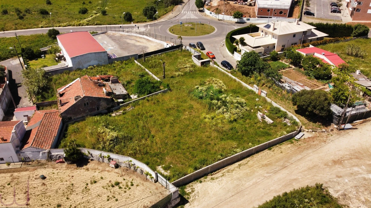 Terreno para Venda em Oeiras e São Julião da Barra, Paço de Arcos e Caxias Foto 2