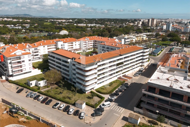 Apartamento T2 para Arrendamento em Quarteira Foto 32