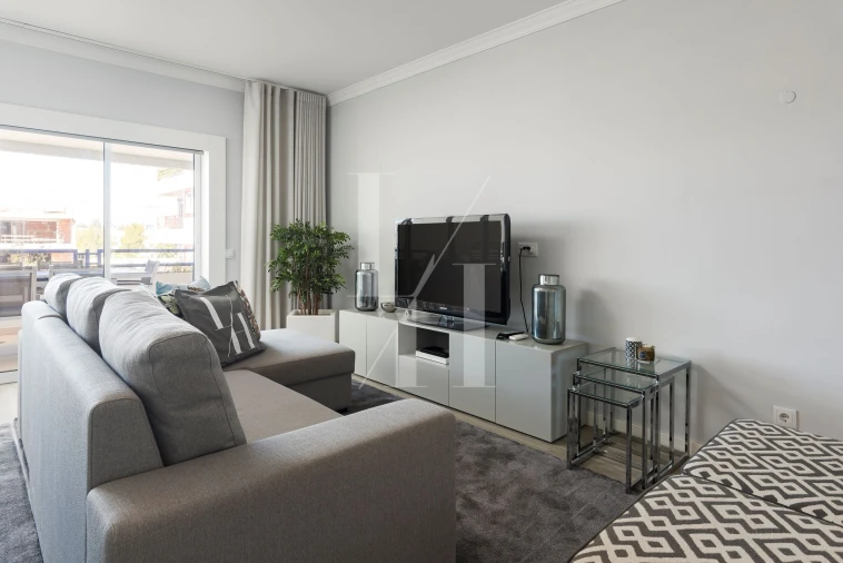 Apartamento T2 para Arrendamento em Quarteira Foto 12