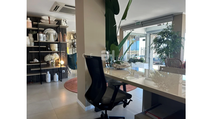 Negócio para Venda em Quarteira Foto 9