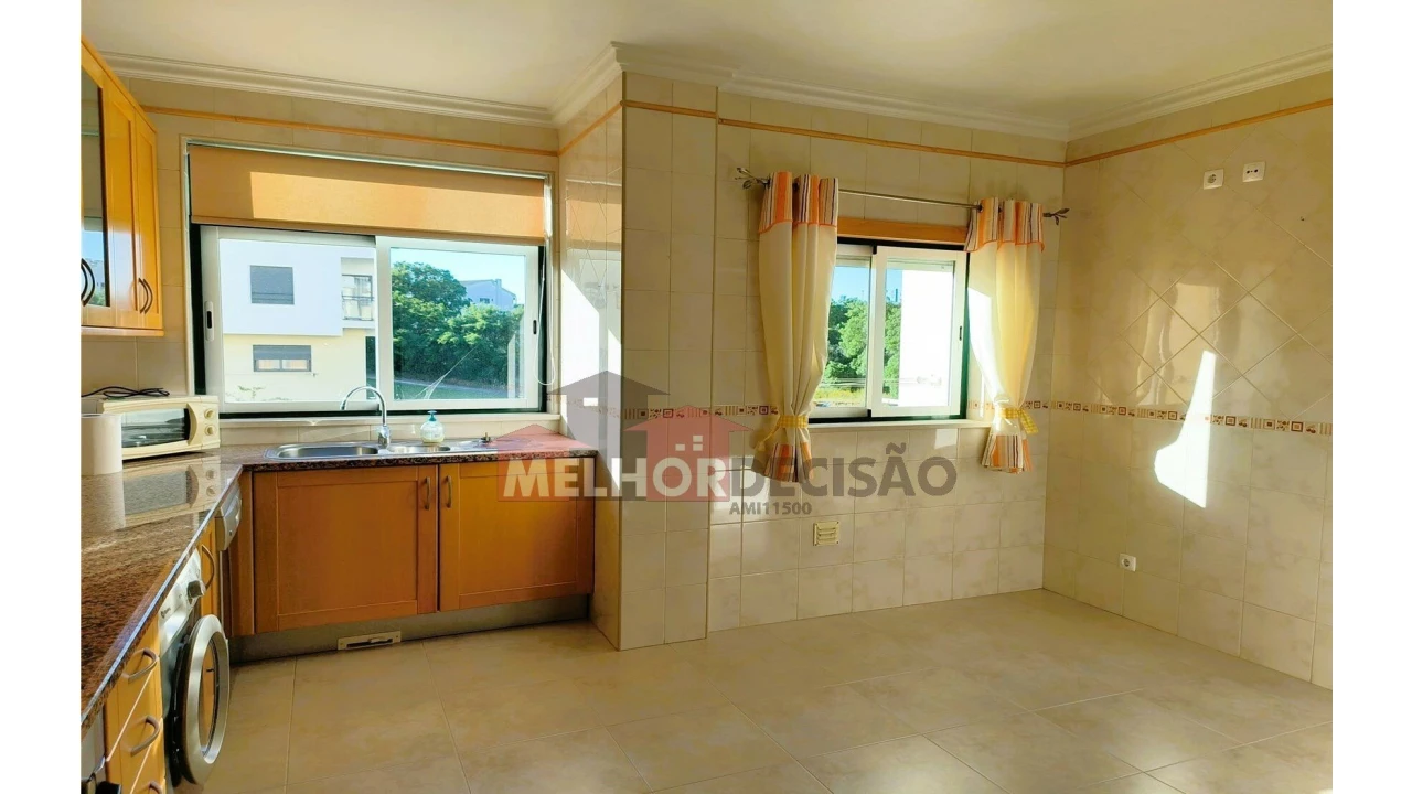 Apartamento T3 para Venda em Rio Maior Foto 11