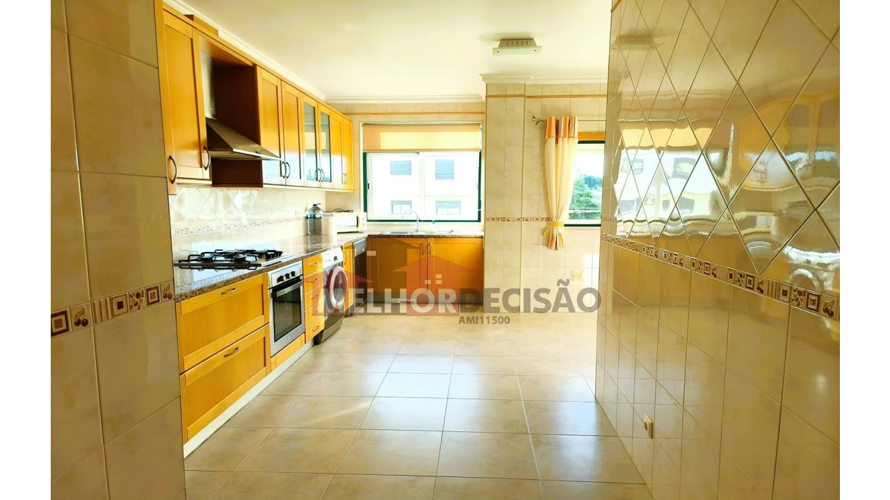 Apartamento T3 para Venda em Rio Maior Foto 6