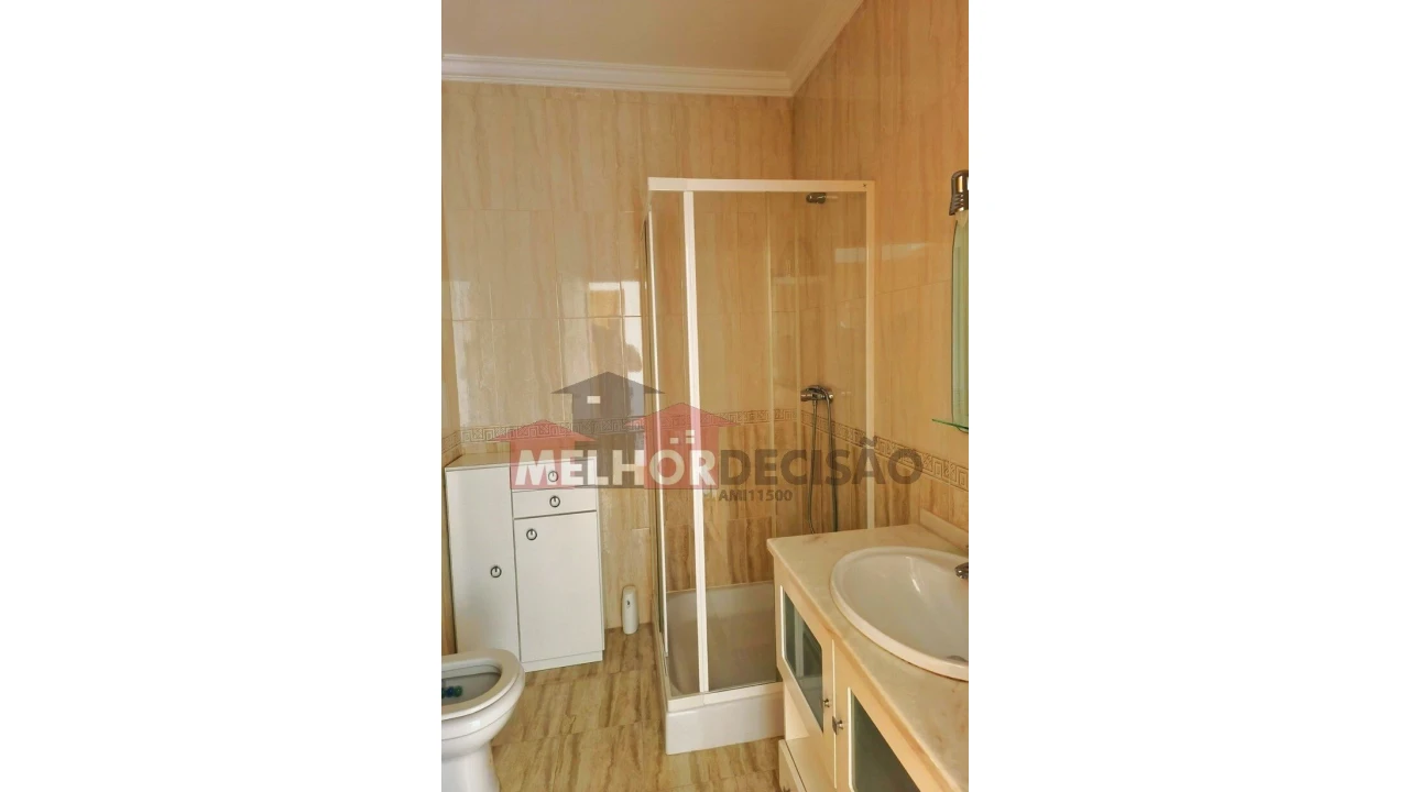 Apartamento T3 para Venda em Rio Maior Foto 17