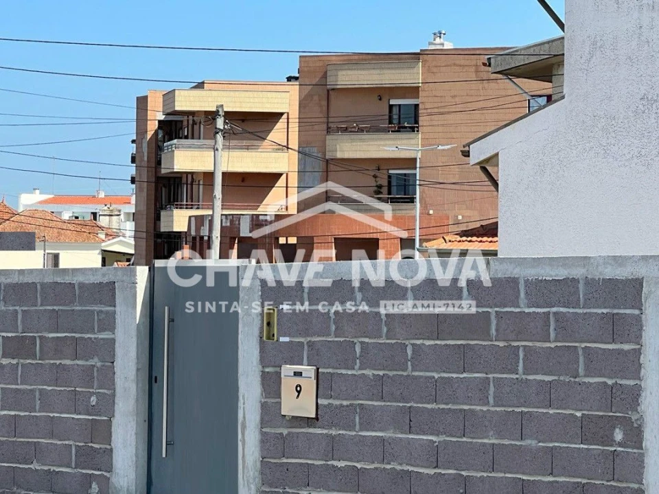 Terreno para Venda em Santa Maria de Lamas Foto 4