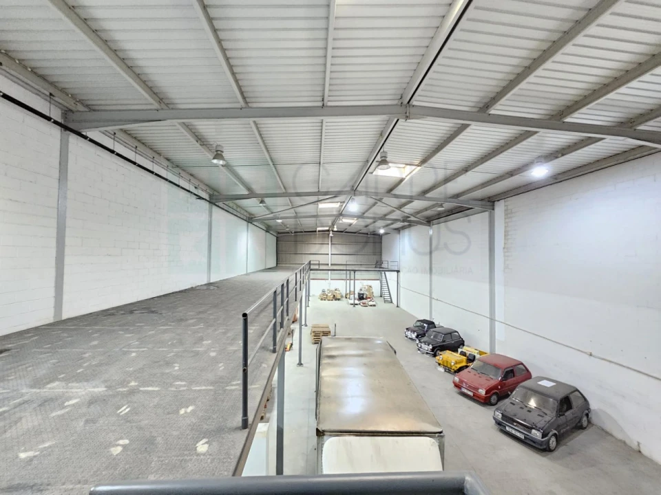 Armazém para Venda em Alverca do Ribatejo e Sobralinho Foto 2