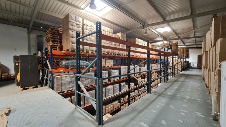 Armazém para Venda em Alverca do Ribatejo e Sobralinho Foto 9