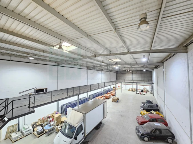 Armazém para Venda em Alverca do Ribatejo e Sobralinho Foto 6