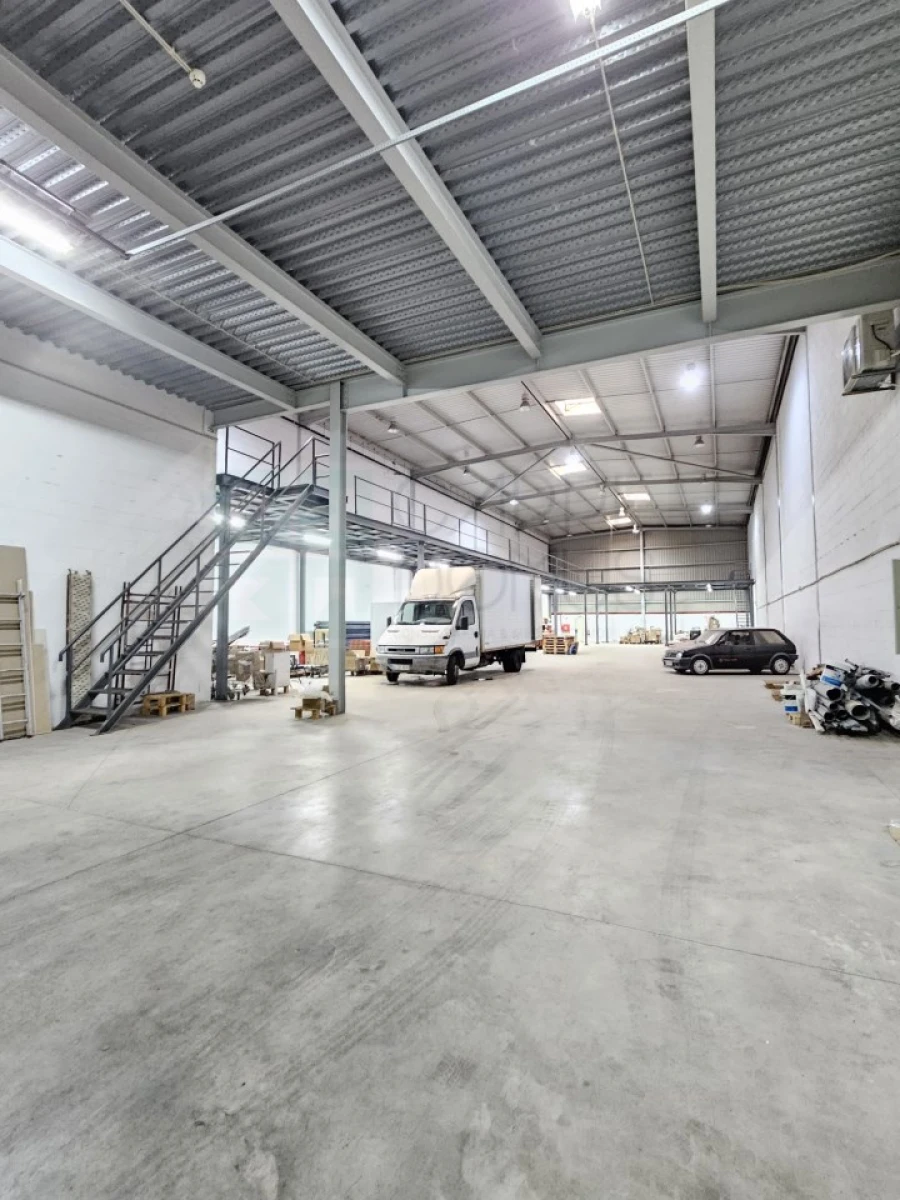 Armazém para Venda em Alverca do Ribatejo e Sobralinho Foto 7