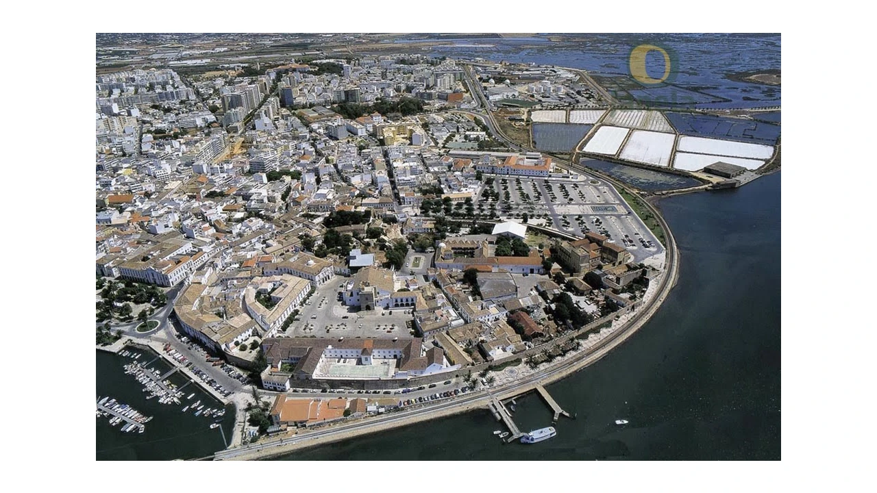 Terreno para Venda em Faro (Sé e São Pedro) Foto 2