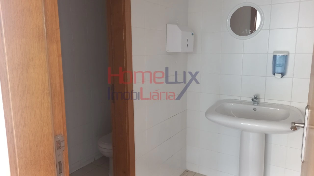 Loja para Arrendamento em O. Azeméis, Riba-Ul, Ul, Macinhata Seixa, Madail Foto 6