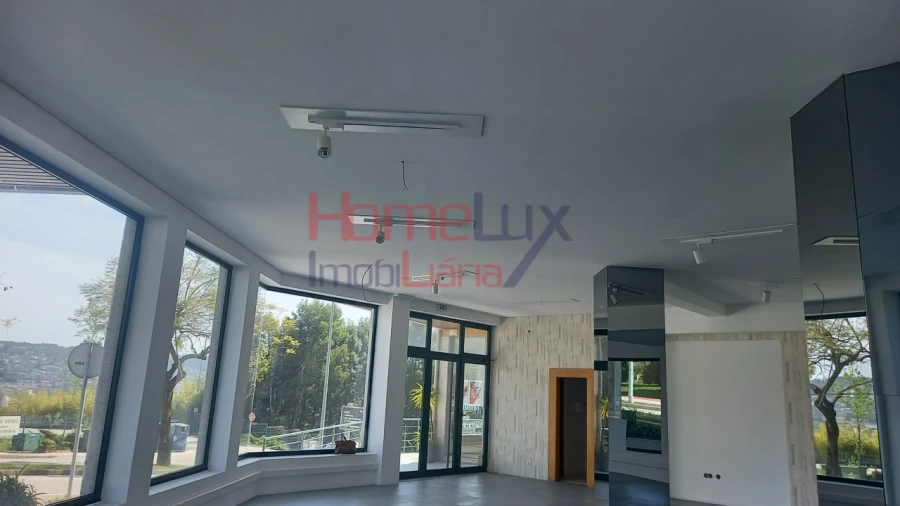 Loja para Arrendamento em O. Azeméis, Riba-Ul, Ul, Macinhata Seixa, Madail Foto 3