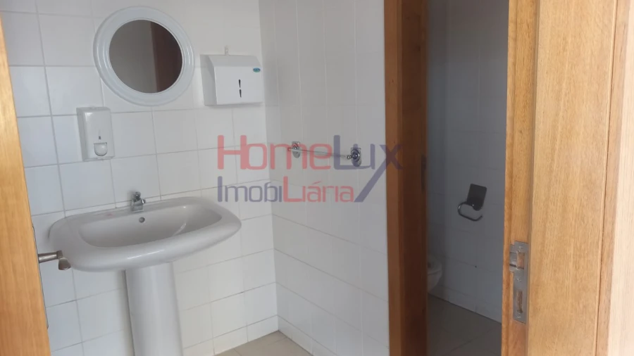 Loja para Arrendamento em O. Azeméis, Riba-Ul, Ul, Macinhata Seixa, Madail Foto 7