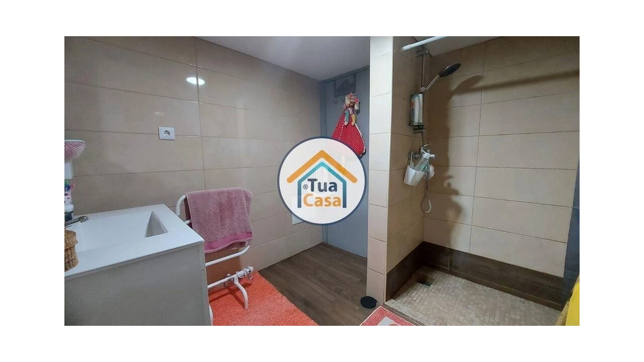 Moradia T3 para Venda em Ourentã Foto 33