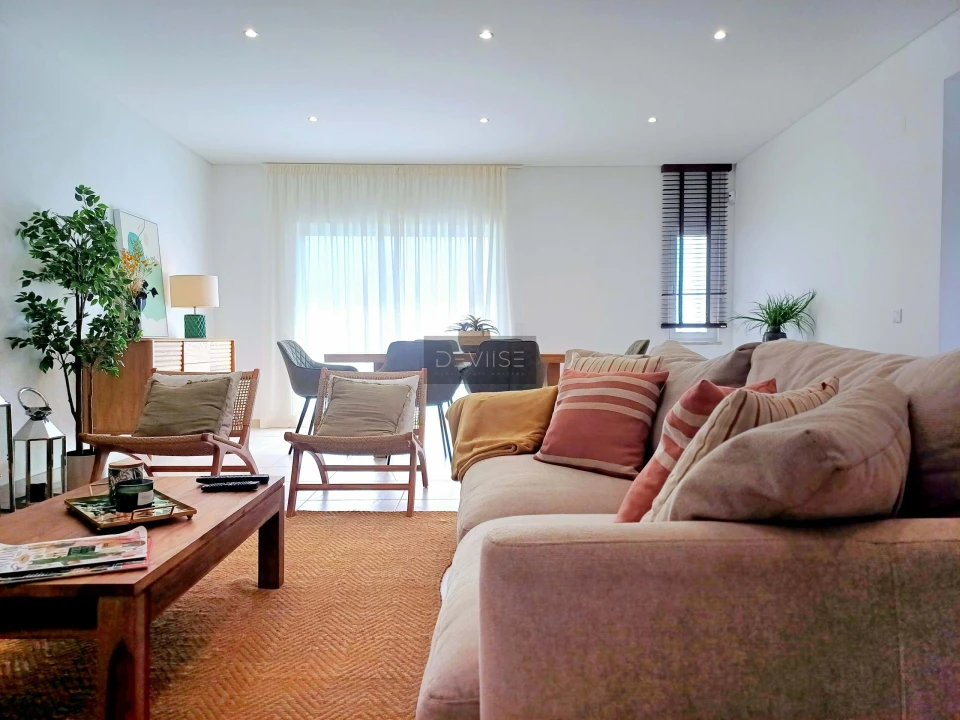 Moradia T4 para Venda em Quarteira Foto 6