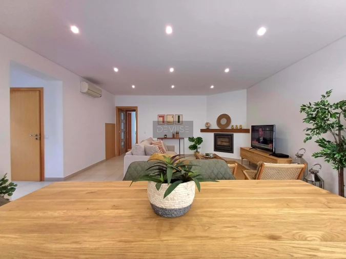 Moradia T4 para Venda em Quarteira Foto 8