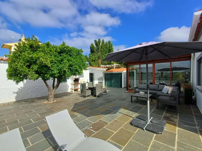 Moradia T4 para Venda em Quarteira Foto 4