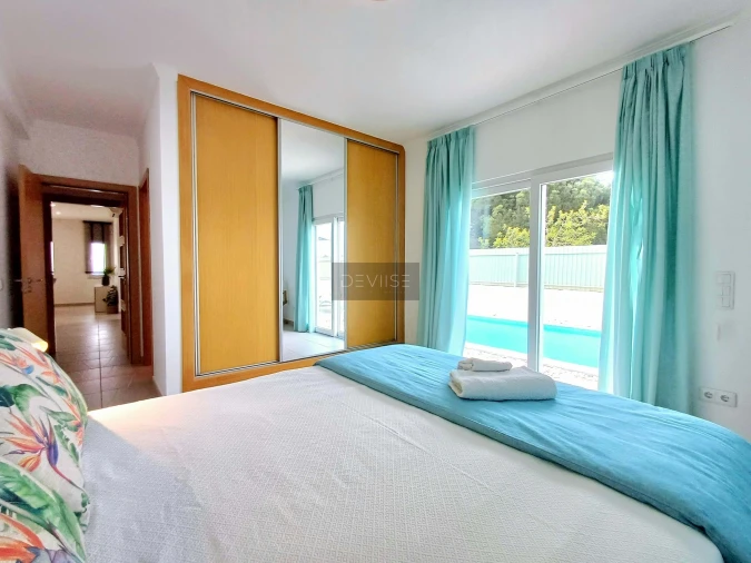 Moradia T4 para Venda em Quarteira Foto 19