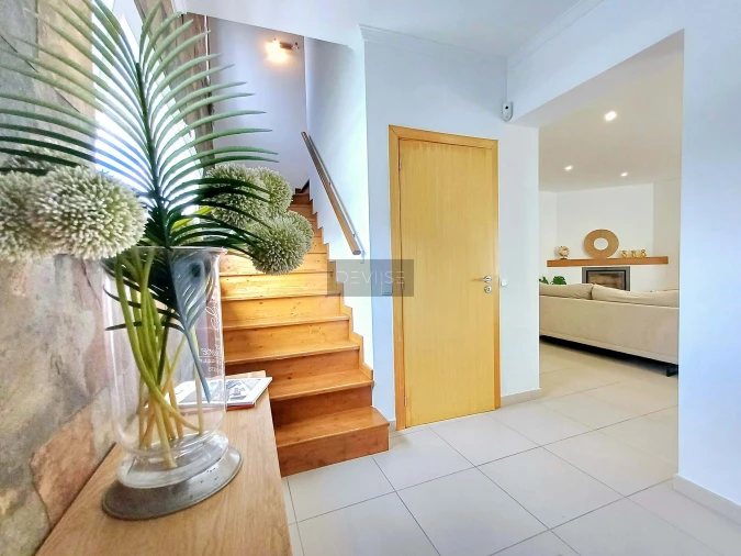 Moradia T4 para Venda em Quarteira Foto 5