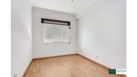 Apartamento T4 para Venda em Charneca de Caparica e Sobreda