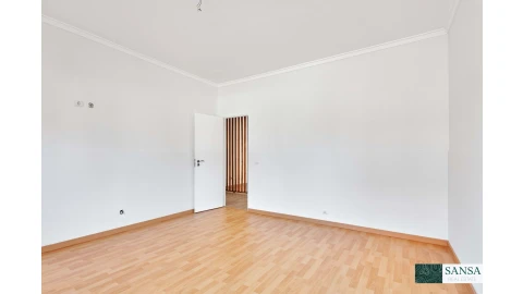 Apartamento T4 para Venda em Charneca de Caparica e Sobreda