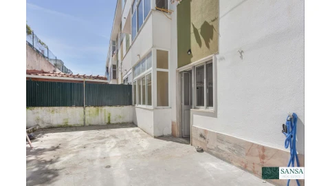 Apartamento T4 para Venda em Charneca de Caparica e Sobreda