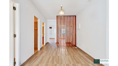 Apartamento T4 para Venda em Charneca de Caparica e Sobreda