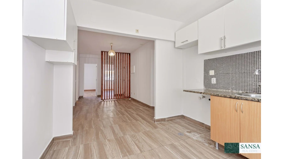 Apartamento T4 para Venda em Charneca de Caparica e Sobreda Foto 11