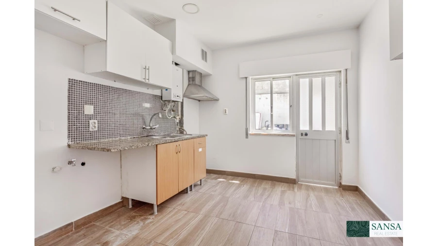 Apartamento T4 para Venda em Charneca de Caparica e Sobreda Foto 10