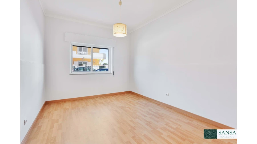 Apartamento T4 para Venda em Charneca de Caparica e Sobreda Foto 7