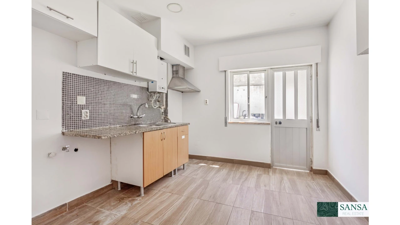 Apartamento T4 para Venda em Charneca de Caparica e Sobreda Foto 10