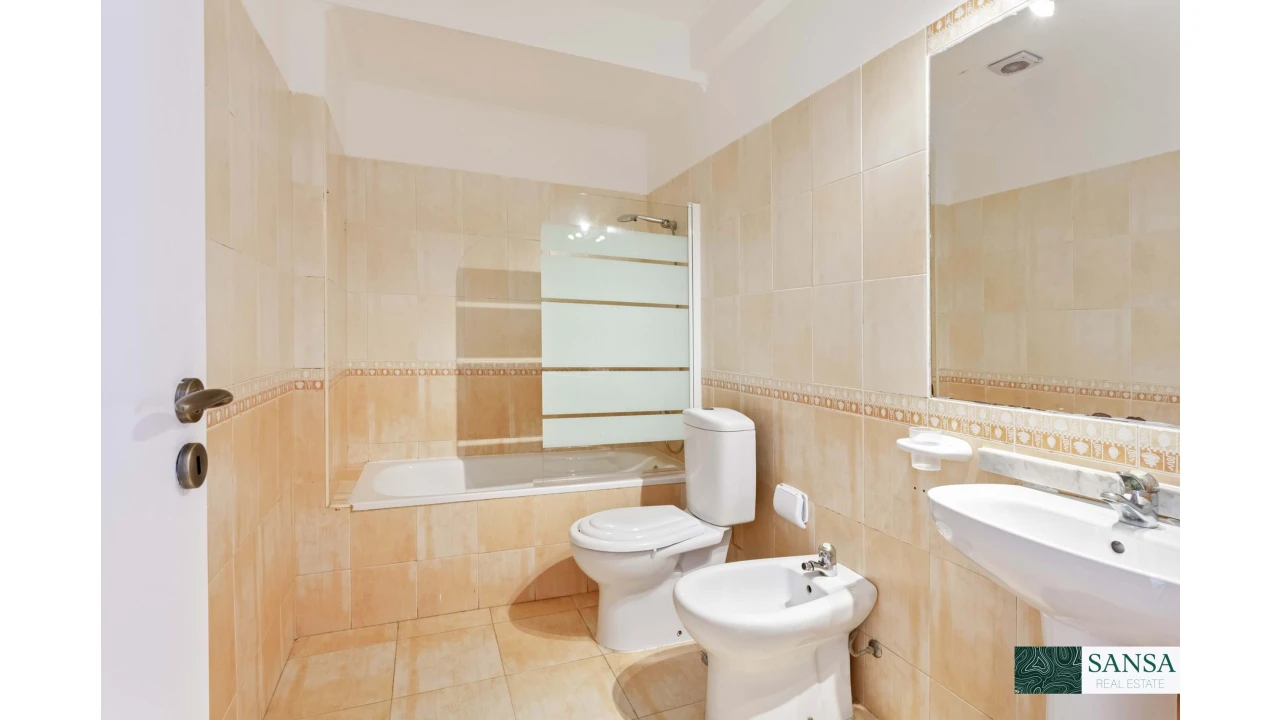 Apartamento T4 para Venda em Charneca de Caparica e Sobreda Foto 16