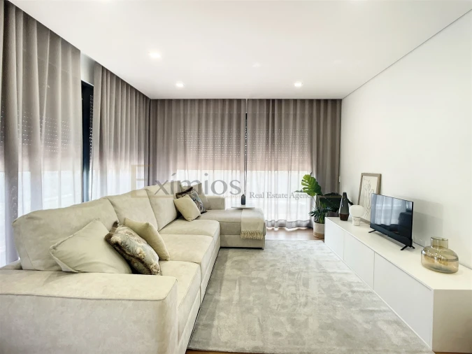 Apartamento T4 para Venda em Póvoa de Varzim, Beiriz e Argivai Foto 1