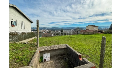 Terreno para Venda em Vila de Cucujães