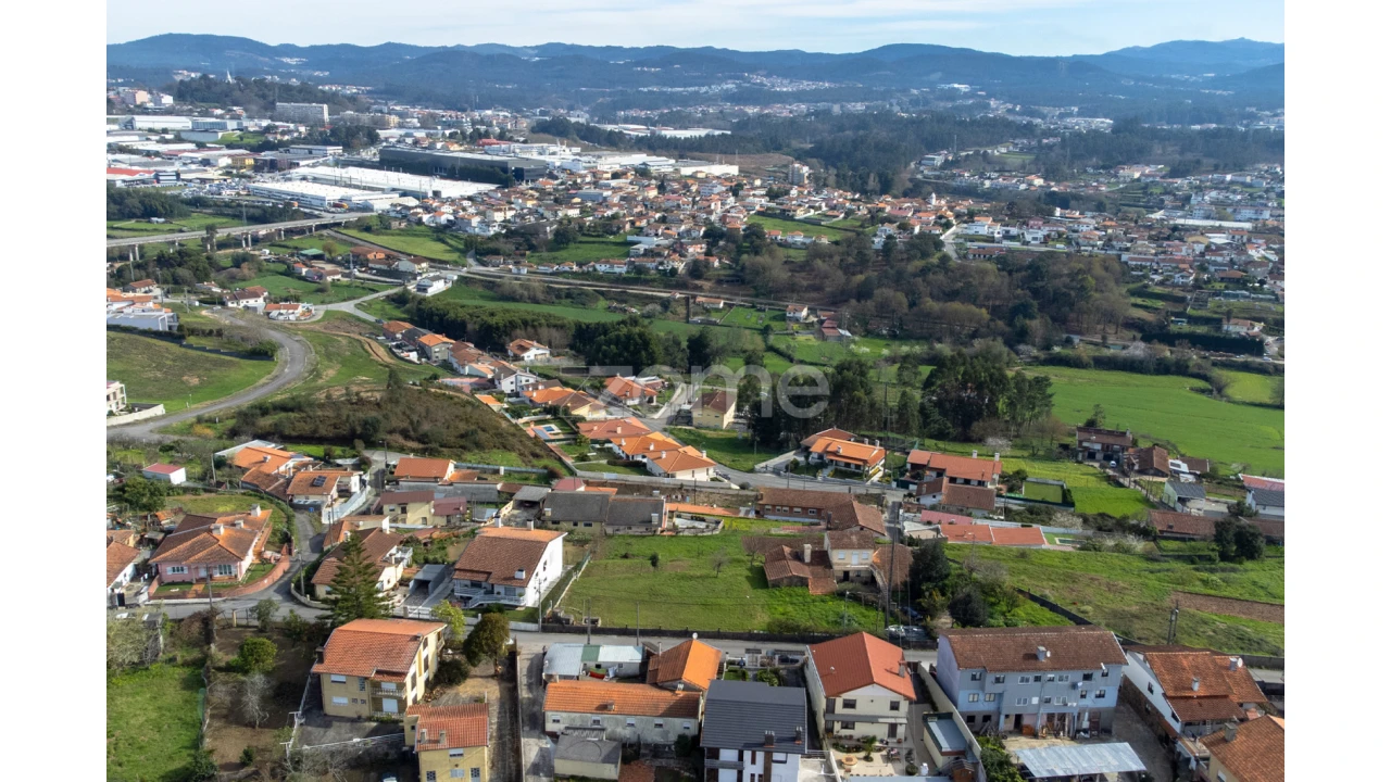 Terreno para Venda em Vila de Cucujães Foto 2