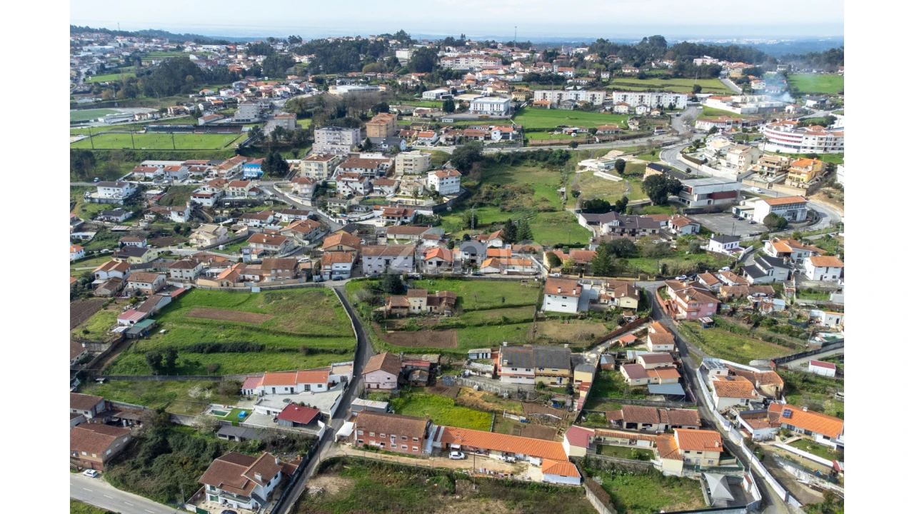Terreno para Venda em Vila de Cucujães Foto 11