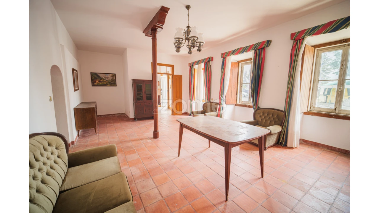 Moradia T5 para Venda em Freiria Foto 16