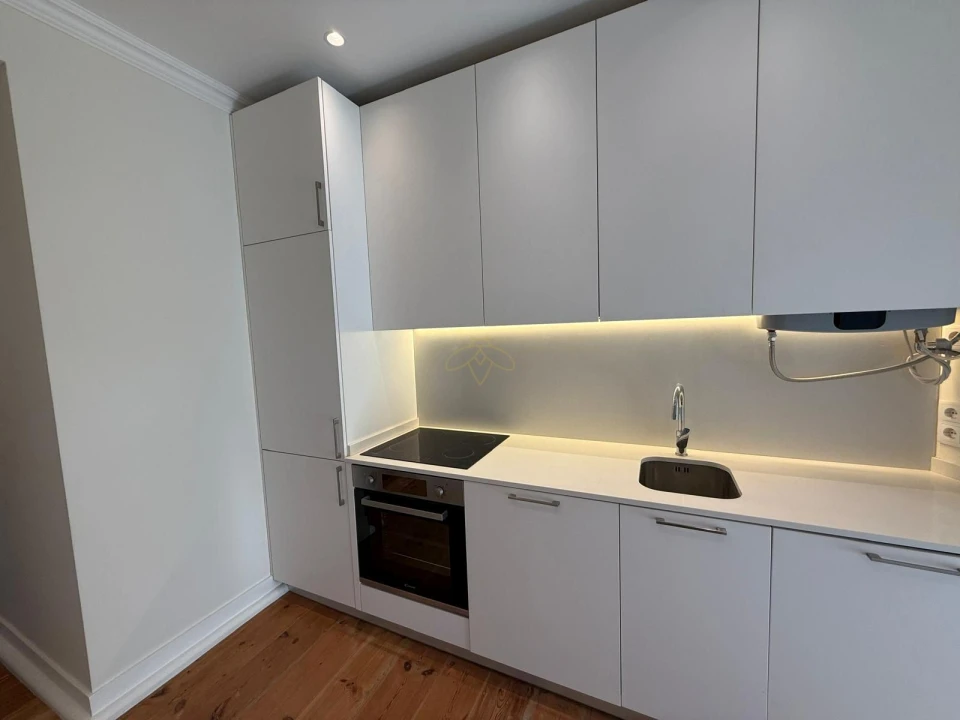 Apartamento T1 para Arrendamento em Misericórdia Foto 8